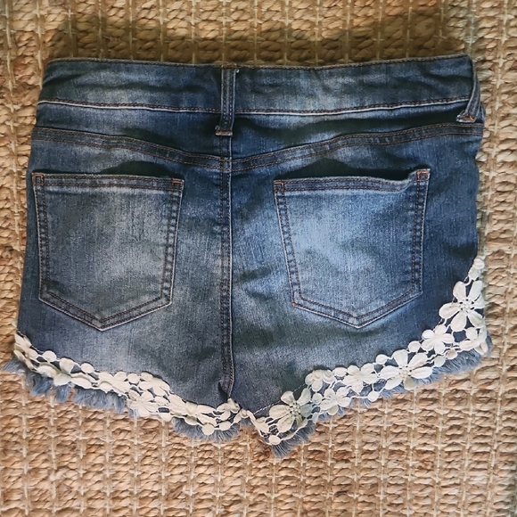 No Boundaries Blue Jean Shorts with White Floral Accents - Picture 4 of 4